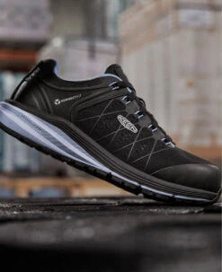 Keen Women's Vista Energy ESD (Carbon-Fiber Toe) | Hydrangea/Black -Keen 1025241 PDP RightImage