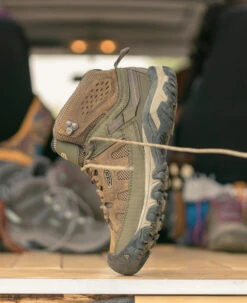 Keen Men's Targhee Vent Mid | Olivia/Bungee Cord 13 Keen Men's Targhee Vent Mid | Olivia/Bungee Cord -Keen MTargheeVentMidLifestylePDPRight