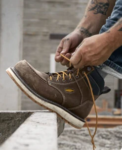 Keen Men's Cincinnati 6" Waterproof Boot (Carbon-Fiber Toe) | Dark Chocolate/Sandshell -Keen SDD 505 PDP Cincinnati 1026885 Right Image