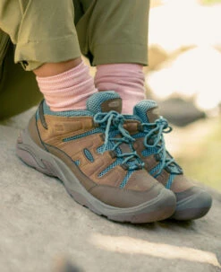 Keen Women's Circadia Vent Shoe | Syrup/Boysenberry -Keen W Circadia Vent LifestylePDPSingleRIght 0267dc9f f38e 4bc1 8af0 4a70de1fd79c